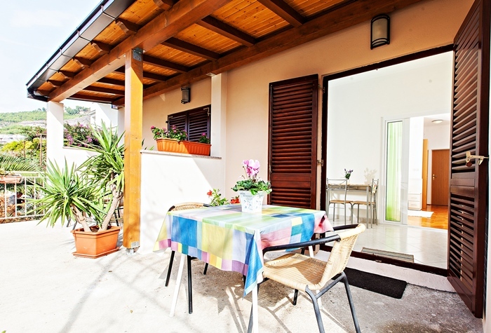 APARTMANI ŠUĆUR, Tučepi, Hrvatska – 1,838 HRK – 7x noćenje za 2 osobe, U jednom apartmanu mogu boraviti do 4 osobe