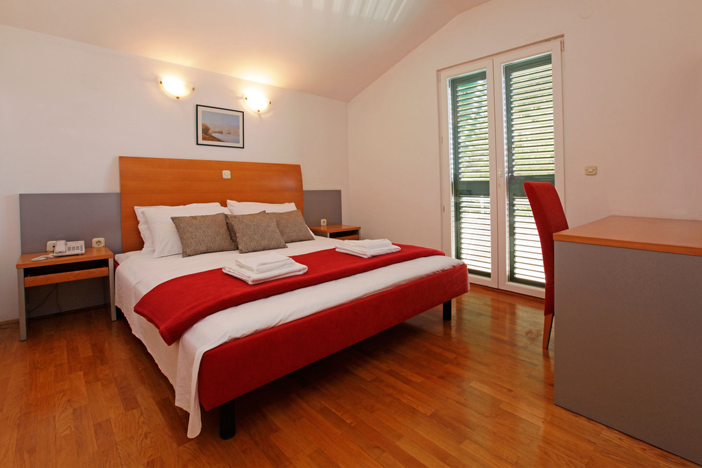 APARTMANI VALA, Vela Luka, Korčula, Hrvatska – 893 HRK – 3x noćenje u apartmanu s pogledom na more za 4 osobe/2+2 (2 djece do 12 godina boravi besplatno), Piće dobrodošlice