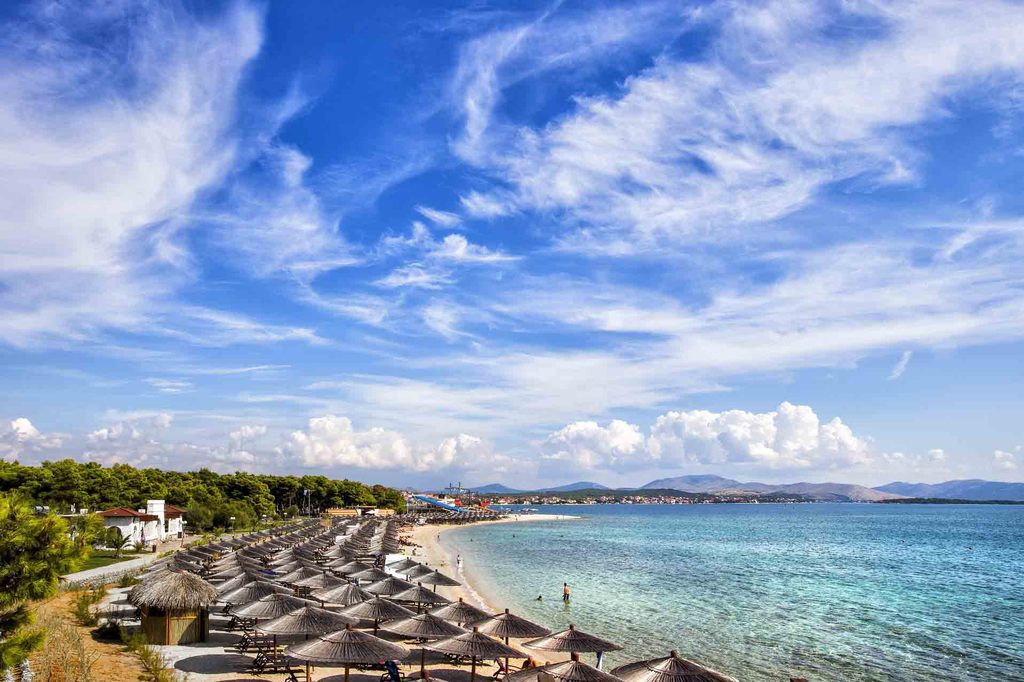 VILLE KORNATI, Šibenik, Hrvatska – 1,077 HRK – 3x noćenje za 3 odrasle osobe i 2 djece do 12 godina u apartmanu 3+2, Korištenje vanjskog bazena u kampu