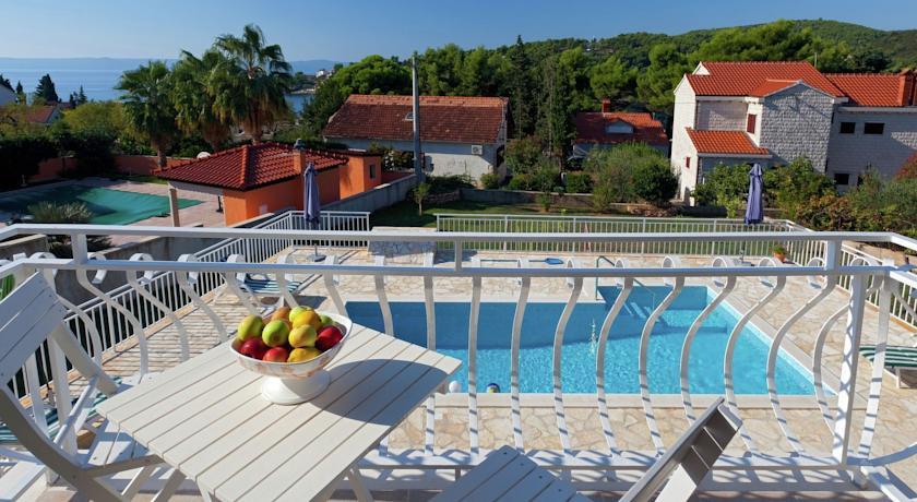 VILLA VJEKA, Sumartin, Brač, Hrvatska – 5,490 HRK – 7x noćenje za 8+2 osobe, Piće dobrodošlice