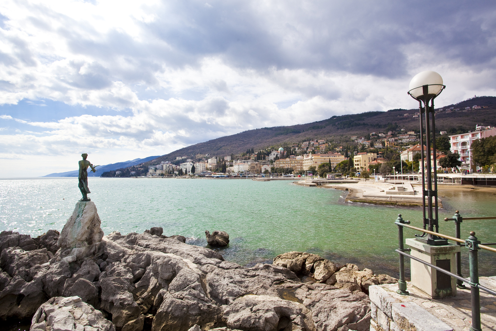 VILLA GAUSS, Ičići, Opatija, Hrvatska – 377 HRK – 2x noćenje u Standard dvokrevetnoj sobi za 2 osobe, Mogućnost korištenja kuhinje u objektu