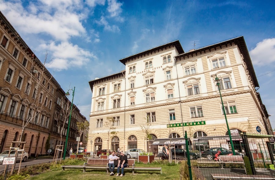 HELLO BUDAPEST HOSTEL, Budimpešta, Mađarska – 308 HRK – 2x noćenje u dvokrevetnoj sobi sa zajedničkom kupaonicom za 2 osobe, 2x buffet doručak za 2 osobe
