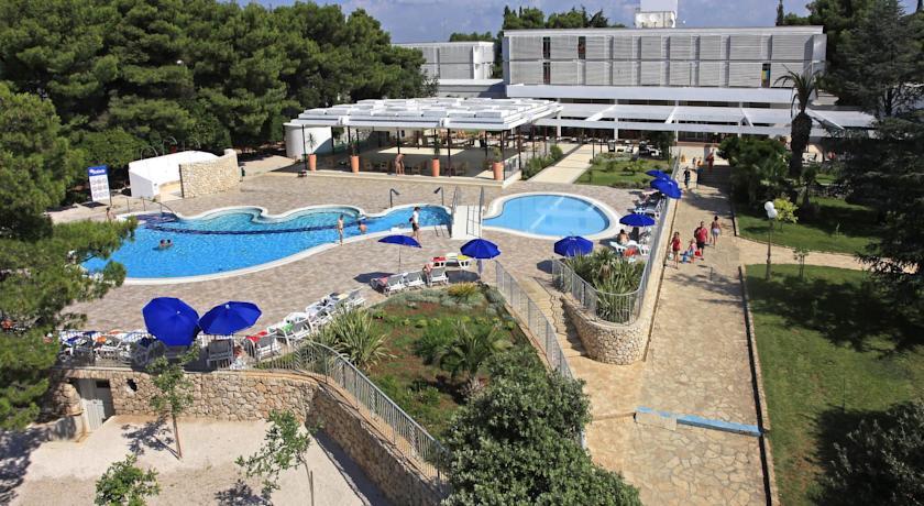 LJETO U HOTELU JURE, Šibenik, Hrvatska – 2,492 HRK – 7x noćenje u economy dvokrevetnoj sobi za 1 osobu, 7x polupansion za 1 osobu