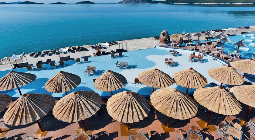 LJETO U HOTELU NIKO, Šibenik, Hrvatska – 2,492 HRK – 7x noćenje u Economy dvokrevetnoj sobi za 1 osobu, 7x polupansion za 1 osobu