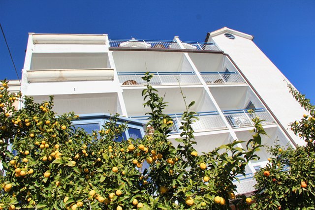 HOTEL BAVARIA, Seget Donji, Trogir, Hrvatska – 1,231 HRK – 2x noćenje u apartmanu za 4+2 osobe, 2x doručak za 4+2 osobe