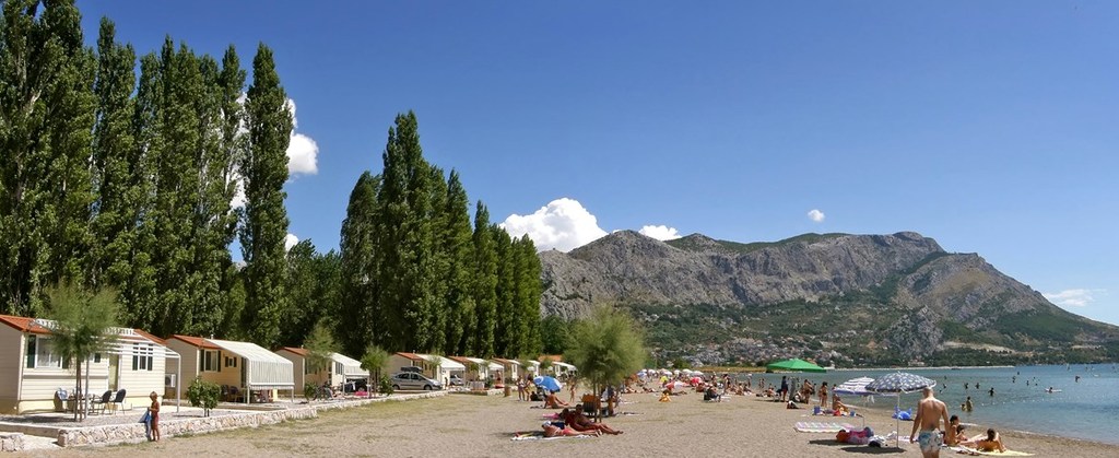 MOBILNE KUĆICE KAMPA GALEB, Omiš, Hrvatska – 609 HRK – 2x noćenje u novim mobilnim kućicama za 4+2 osobe, Korištenje posteljine, ručnika i pribora za jelo i kuhanje