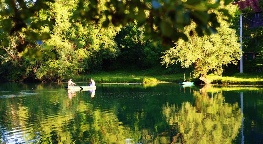 RESTORAN DP, Duga Resa, Hrvatska – 590 HRK – 2x noćenje s doručkom u Exclusive sobi za 2 osobe, Korištenje kanu čamca za samostalni kanuing