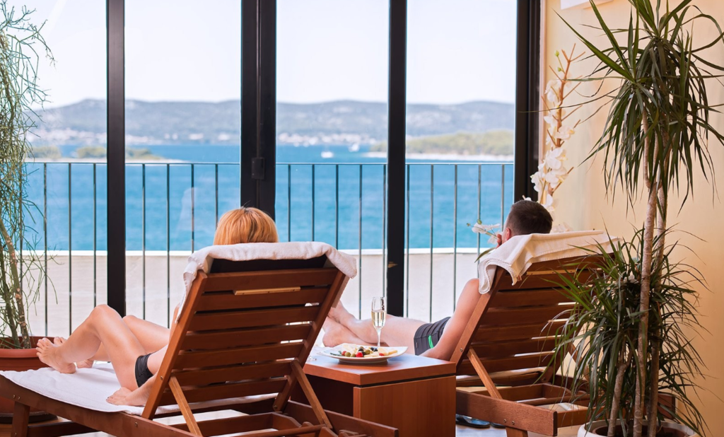 ILIRIJA RESORT, Biograd na Moru, Hrvatska – 2,393 HRK – 3x noćenje u Premium Club sobi s balkonom i pogledom na more za 2 odrasle osobe i 1 dijete do 12 godina (smještaj u hotelu Ilirija ili hotelu Kornati – ovisno o raspoloživosti), 3x polupansion za 2 odrasle osobe i 1 dijete do 12 godina