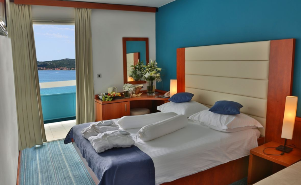 ILIRIJA RESORT, Biograd na Moru, Hrvatska – 1,773 HRK – 2x noćenje u Premium Club sobi s balkonom i pogledom na more za 2 odrasle osobe i 1 dijete do 12 godina (smještaj u hotelu Ilirija ili hotelu Kornati – ovisno o raspoloživosti), 2x polupansion za 2 odrasle osobe i 1 dijete do 12 godina
