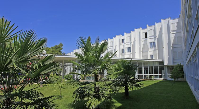 HOTEL JAKOV, Šibenik, Hrvatska – 1,253 HRK – 2x noćenje u dvokrevetnoj sobi za 2 osobe, 2x polupansion za 2 osobe