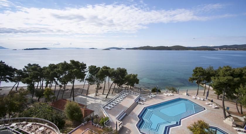 LJETO U GRAND HOTEL OREBIĆ, Orebić, Hrvatska – 3,648 HRK – 7x all inclusive u dvokrevetnoj sobi hotela Grand Hotel Orebić 4* za 1 osobu, Tip sobe: dvokrevetna standard soba strana park, TWC, telefon, SAT TV, sef, fen za kosu, klima