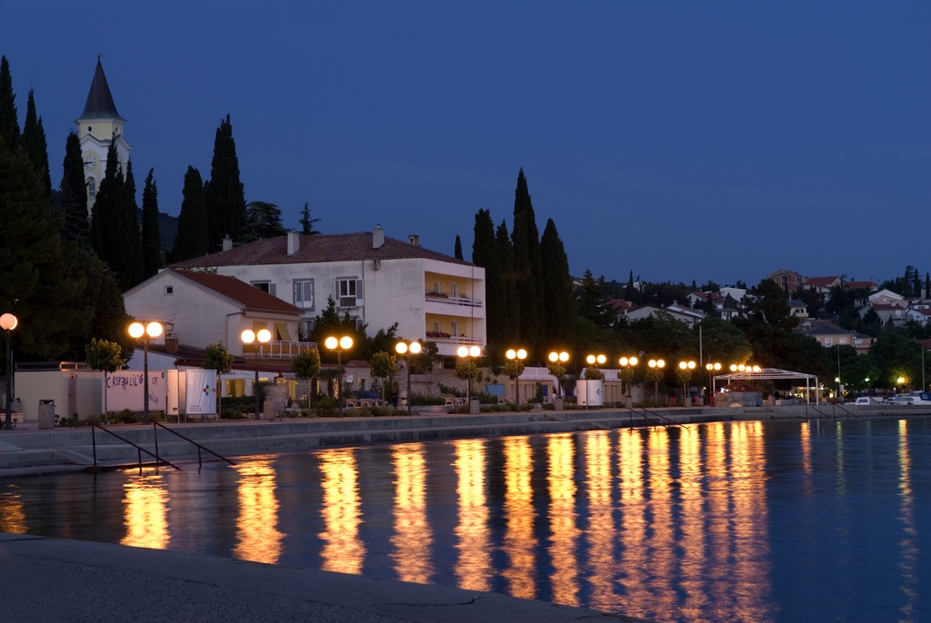 APARTMANI CINDRIĆ, Selce, Hrvatska – 1,510 HRK – 4x noćenje u apartmanu za 4 osobe (+ 1 dijete u sobi s roditeljima ili na sofi), Piće dobrodošlice