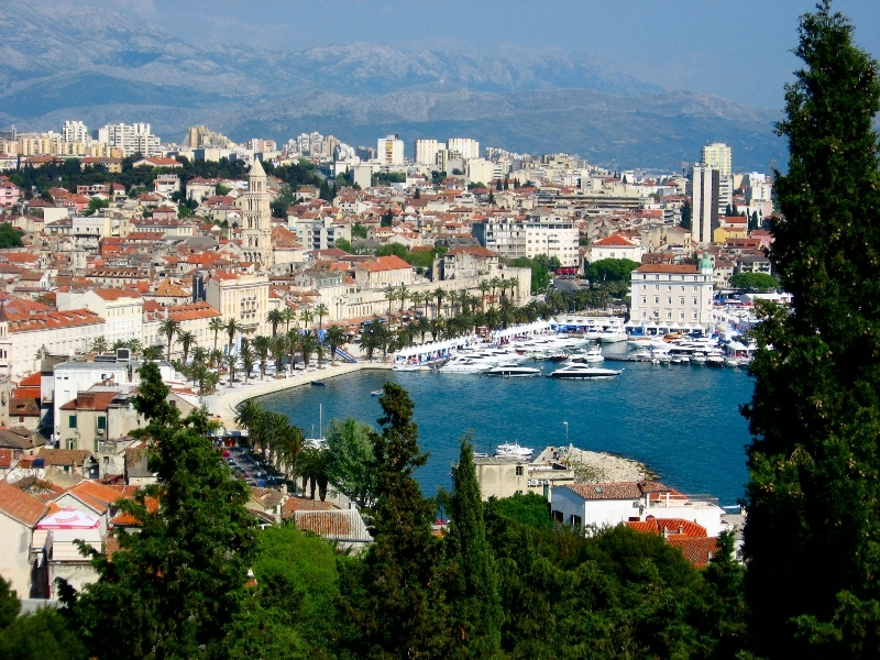 APARTMANI PINUS, Split, Hrvatska – 2,634 HRK – 2x noćenje za 5 odraslih osoba ili 4 odrasle osobe i 2 djece, Bon se može unovčiti od 1. 7. 2016 do 31. 8. 2016