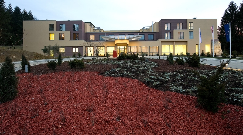 HOTEL TRAKOŠĆAN – VIKEND PAKET, Trakošćan, Hrvatska – 648 HRK – 1x noćenje u Standard dvokrevetnoj sobi za 2 osobe, 1x polupansion (buffet doručak i večera) za 2 osobe