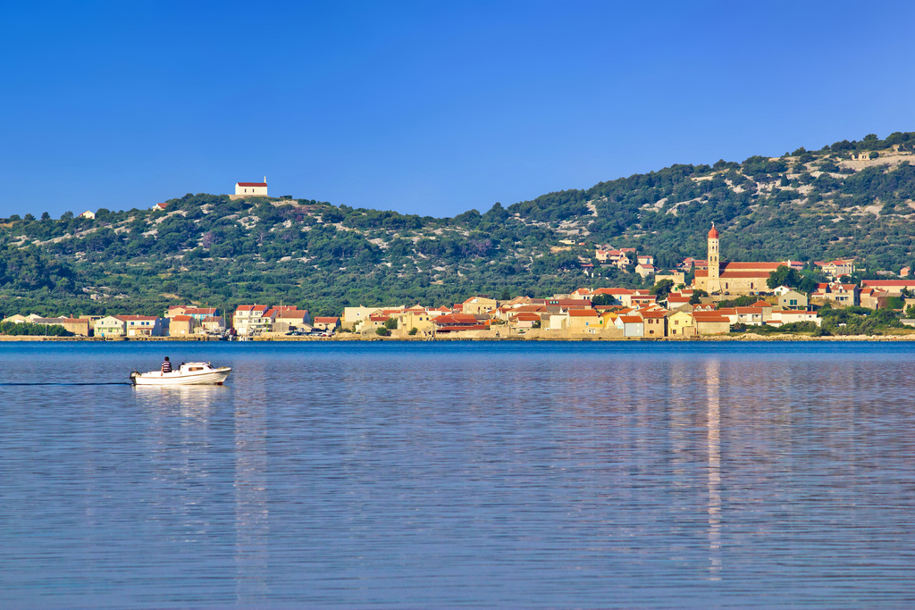 APARTMANI MURTER GAJETA, Betina, Murter, Hrvatska – 704 HRK – 4x noćenje u apartmanu za 2 osobe, Boravak u apartmanima VINCI 2+2 (30-33 m2)