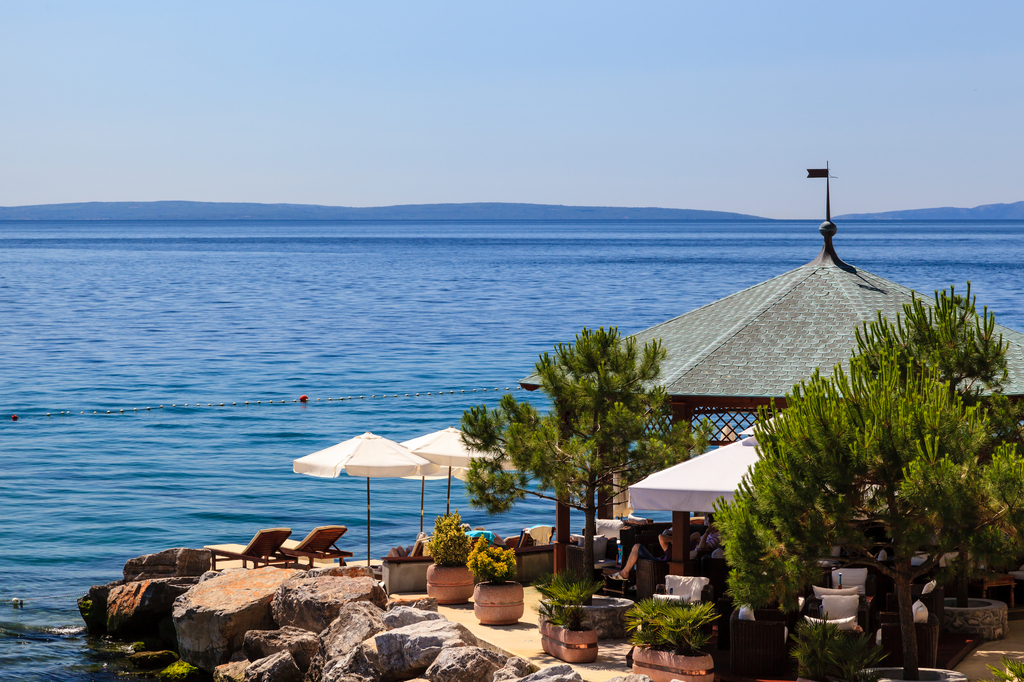 HOTEL OPATIJA, Opatija, Hrvatska – 1,047 HRK – 2x noćenje u dvokrevetnoj Standard sobi za 2 osobe, 2x polupansion za 2 osobe (doručak i večera)