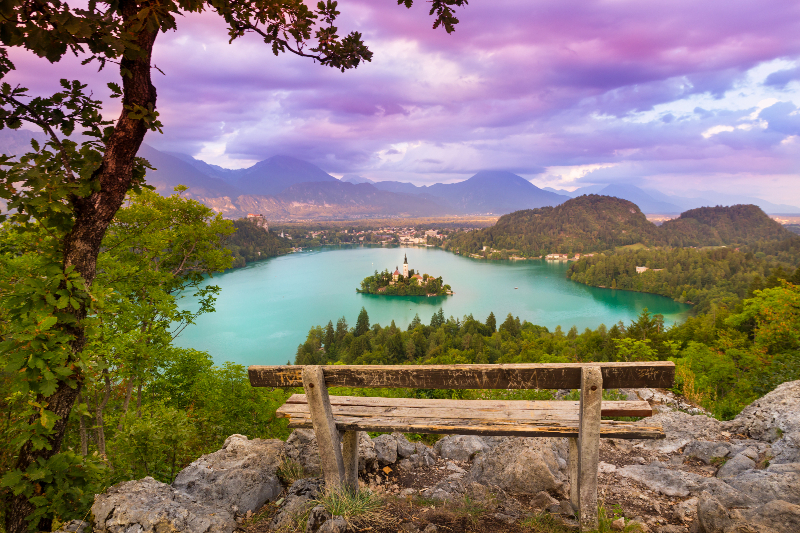 HOTEL TRIGLAV, Bled, Slovenija – 673 HRK – 1x noćenje u dvokrevetnoj sobi s pogledom na jezero za 2 osobe, 1x doručak za 2 osobe