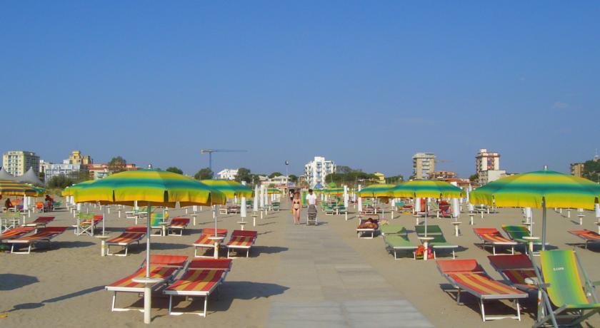 RESIDENCE CLEO, Lido degli Estensi, Italija – 5.260 HRK – 7x noćenje u apartmanu za 2 osobe, 1x kartica za plažu (sa 2 ležaljke i 1 suncobranom)