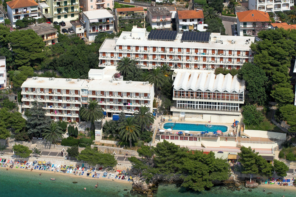 HOTEL AURORA, Podgora, Hrvatska – 1.137 HRK – 2x noćenje u dvokrevetnoj sobi s pogledom na more za 2 osobe, 2x polupansion (buffet doručak i večera) za 2 osobe