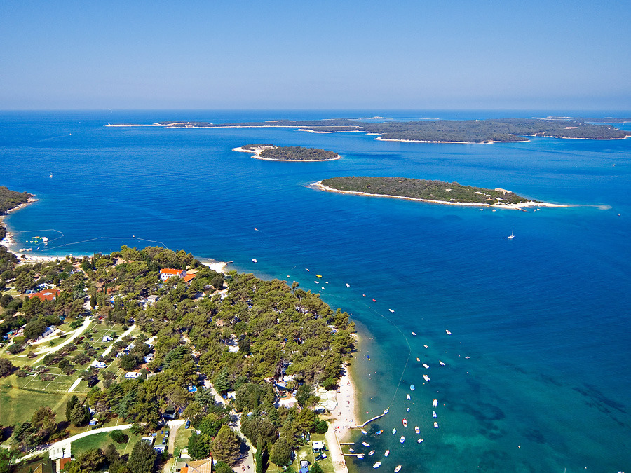 MOBILNE KUĆICE FAMILY – KAMP BRIONI, Puntižela, Pula, Hrvatska – 873 HRK – 3x noćenje u mobilnoj kućici Family za do 6 osoba (4 odrasle osobe i 2 djece do 12 godina), Troškovi plina i struje
