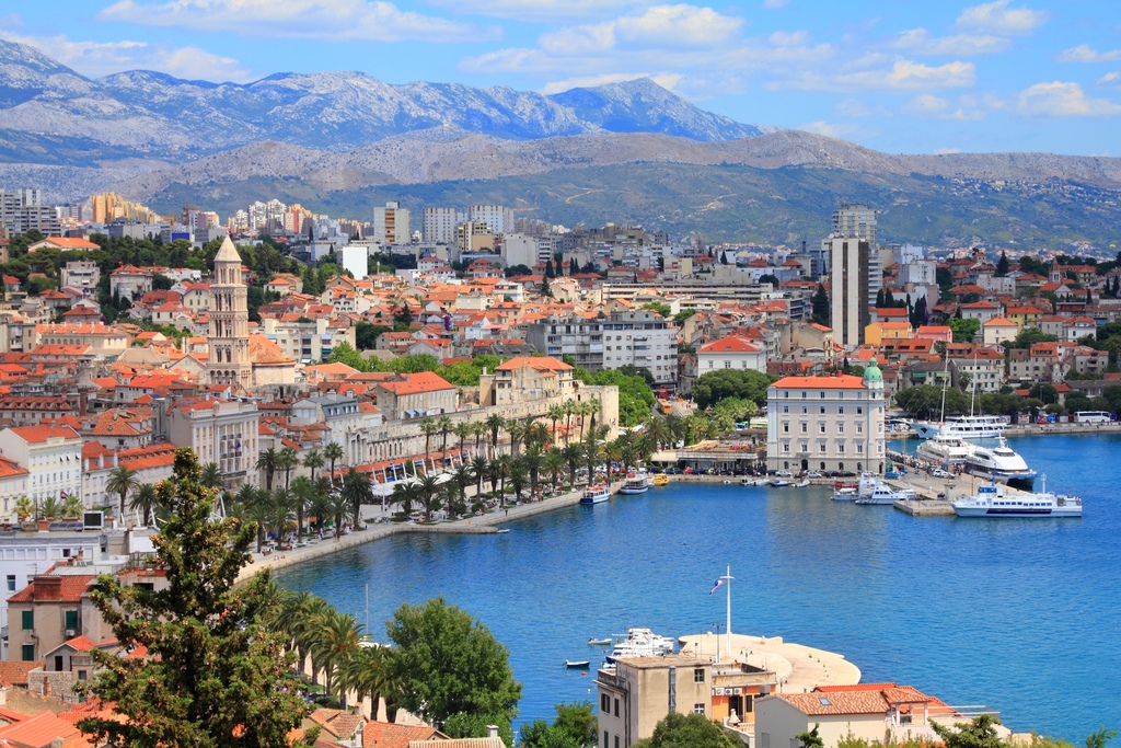HOTEL PRESIDENT SPLIT, Split, Hrvatska – 1,350 HRK – 3x noćenje u Deluxe dvokrevetnoj sobi sa jacuzzijem za 2 osobe, 3x buffet doručak za 2 osobe