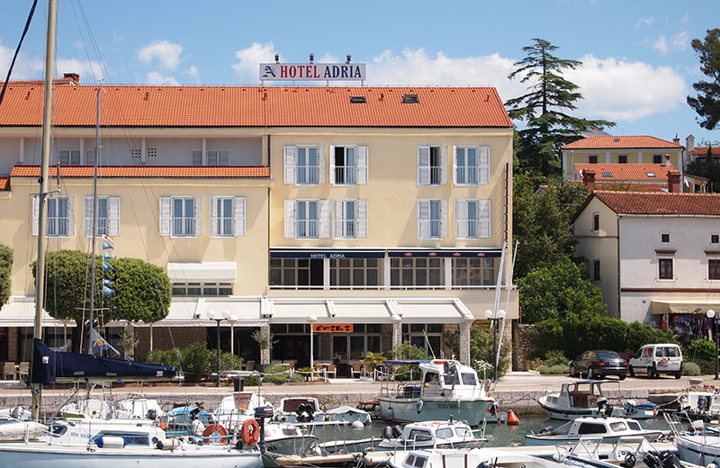 HOTEL ADRIA, Malinska, otok Krk, Hrvatska – 1.082 HRK – 4x noćenje u sobi s Standard ili More (ovisi o raspoložlivosti) za 2 osobe, 4x doručak za 2 osobe