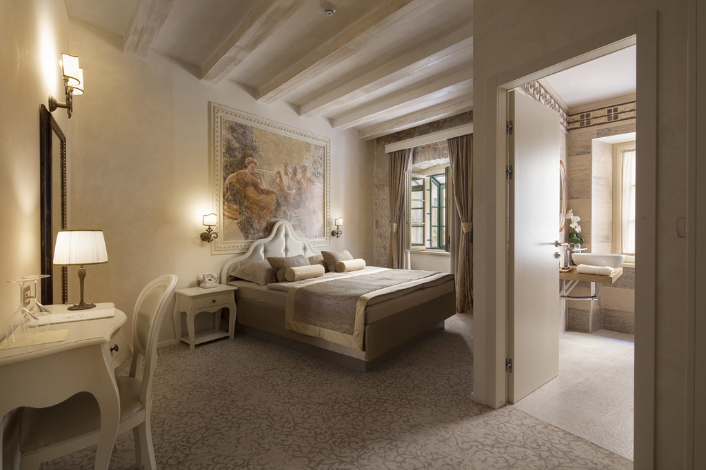 HOTEL LIFE PALACE – LIVING HISTORY, Šibenik, Dalmacija, Hrvatska – 1,400 HRK – 2x noćenje u luksuznoj Superior sobi za 2 osobe, 2x doručak za 2 osobe