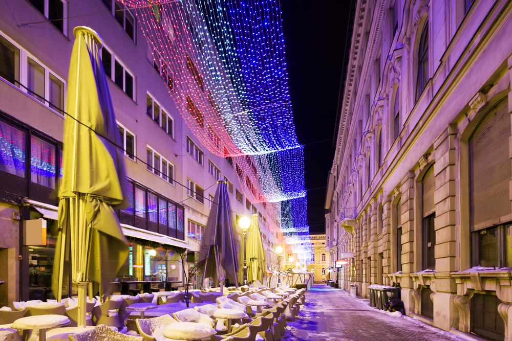 ZIMSKA ČAROLIJA U ZAGREBU, Zagreb, Hrvatska – 595 HRK – 1x noćenje u Elegance sobi za 2 osobe, 1x bogat buffet doručak ”Art of Breakfast” uz Vital napitak za 2 osobe