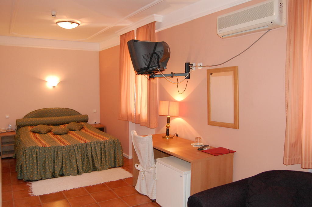 HOTEL GARNI RIMSKI, Novi Sad, Srbija – 378 HRK – 2x noćenje u dvokrevetnoj sobi za 2 osobe, 2x doručak za 2 osobe