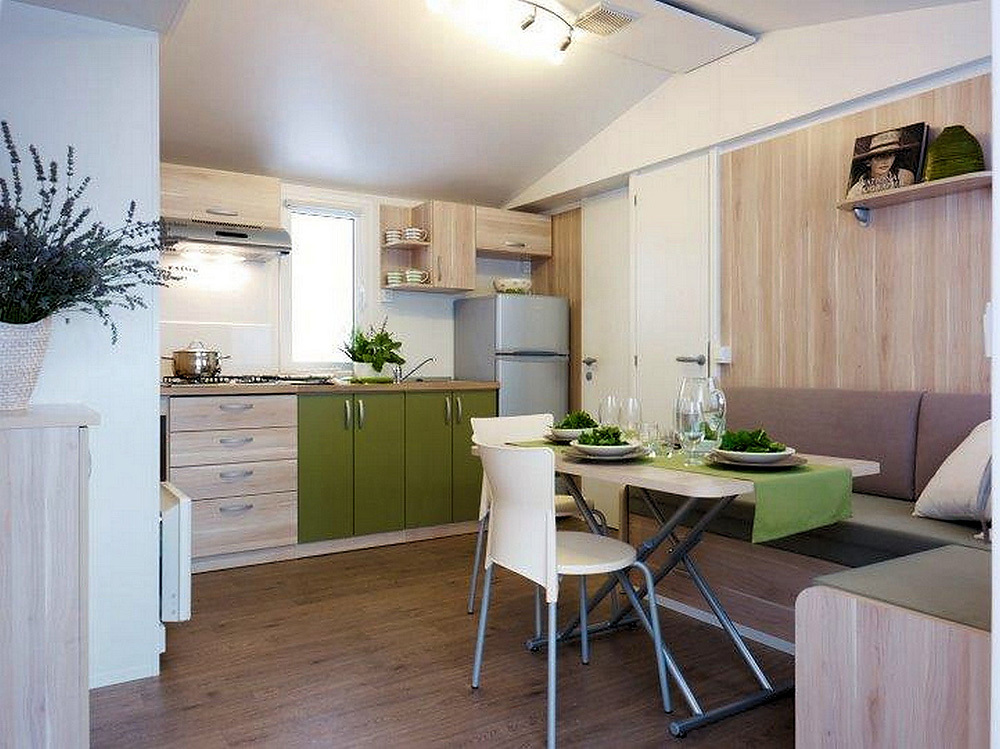MOBILNE KUĆICE LUX – KAMP KOZARICA, Pakoštane, Hrvatska – 911 HRK – 3x noćenje u mobilnoj kućici Lux za do 6 osoba (4 odrasle osobe i 2 djece do 12 godina), Troškovi plina i elektrike