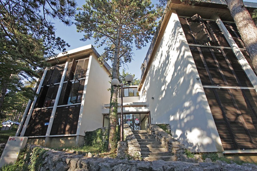 PAVILJONI OMORIKA – COMFORT SOBA, Crikvenica, Hrvatska – 1.478 HRK – 4x noćenje u dvokrevetnoj Comfort sobi u paviljonima Omorika za 2 osobe, 4x polupansion za 2 osobe (u restoranu Skoko)