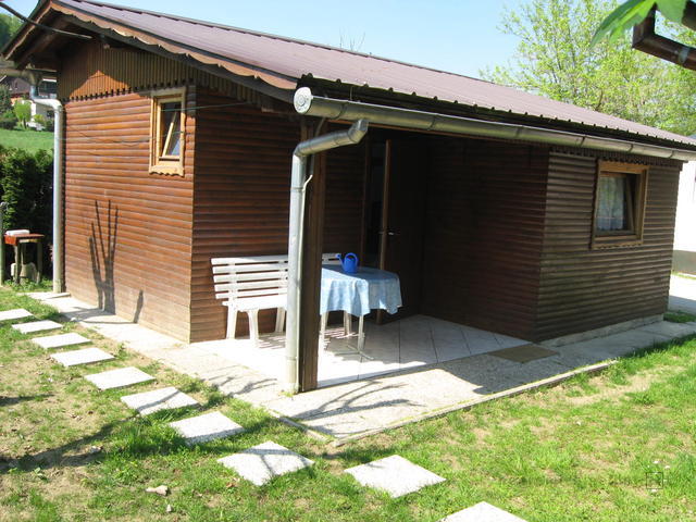 KAMP NATURA , Podčetrtek, Slovenija – 729 HRK – 2x noćenje u potpuno renoviranom apartmanu za do 6 osoba, Cijelodnevne karte za kupanje za Aqualunu za sve dane boravljenja za 4 osobe (3 dana kupanja)