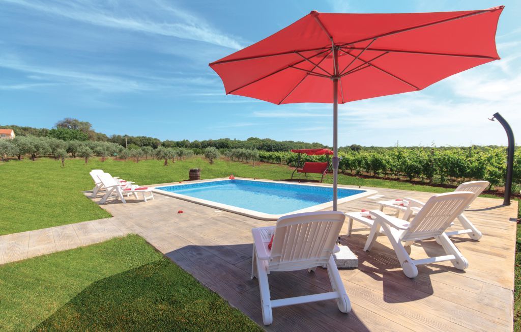VILLA HARMONY, Pula, Istra, Hrvatska – 2.228 HRK – 2x noćenje za do 8 osoba, Piće dobrodošlice