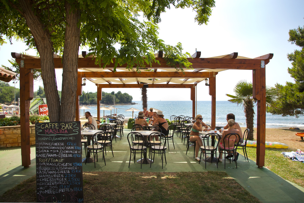 GLAMPING SUNFLOWER ŠATORI U KAMPU MAREDA NOVIGRAD, Novigrad, Istra, Hrvatska – 365 HRK – 1x noćenje za 5 osoba, Besplatan Wi-Fi