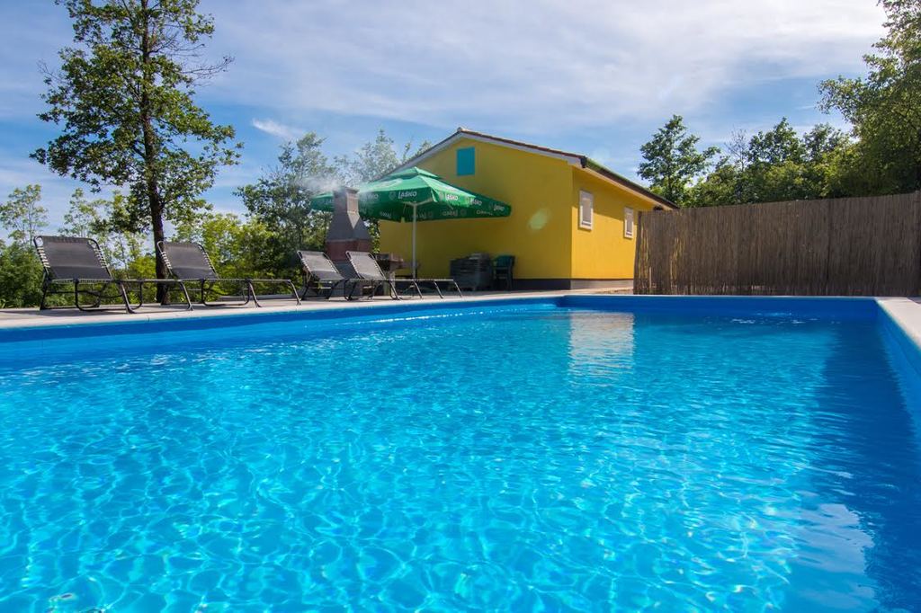 VILLA ST. NIKOLA , Brnjci, Istra, Hrvatska – 7.796 HRK – 7x noćenje u kući za odmor za do 6 osoba (4+2), Besplatan Wi-Fi