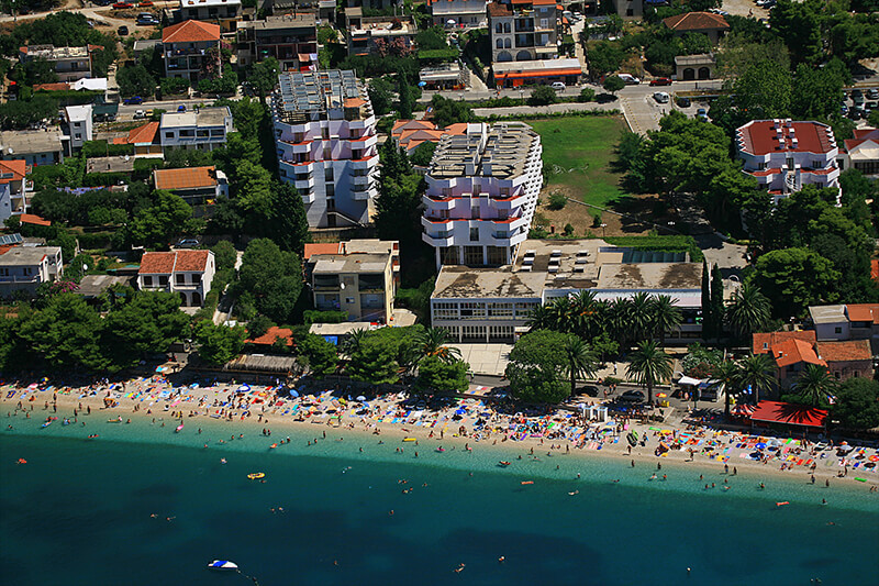 ADRIATIQ HOTEL LAGUNA – ALL INCLUSIVE LIGHT, Gradac, Hrvatska – 7.691 HRK – 7x noćenje u dvokrevetnoj sobi s balkonom (morska strana, klima) za 2 osobe, 7x all inclusive light (doručak, ručak, večera s jednim pićem uz obroke) za 2 osobe