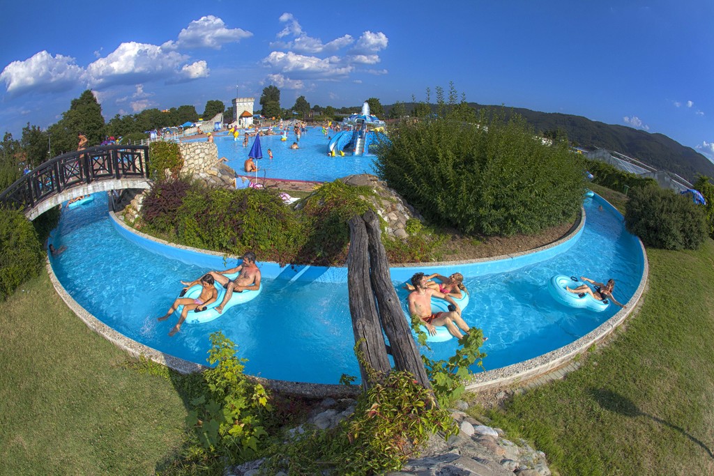 TERME ČATEŽ – APARTMANI LUX, Čatež ob Savi, Slovenija – 1.363 HRK – 2x najam Lux apartmana za do 5 osoba, Do 5 ulaznica dnevno za kupanje za do 2 ulaza dnevno u zimsku ili na ljetnu* Termalnu rivijeru