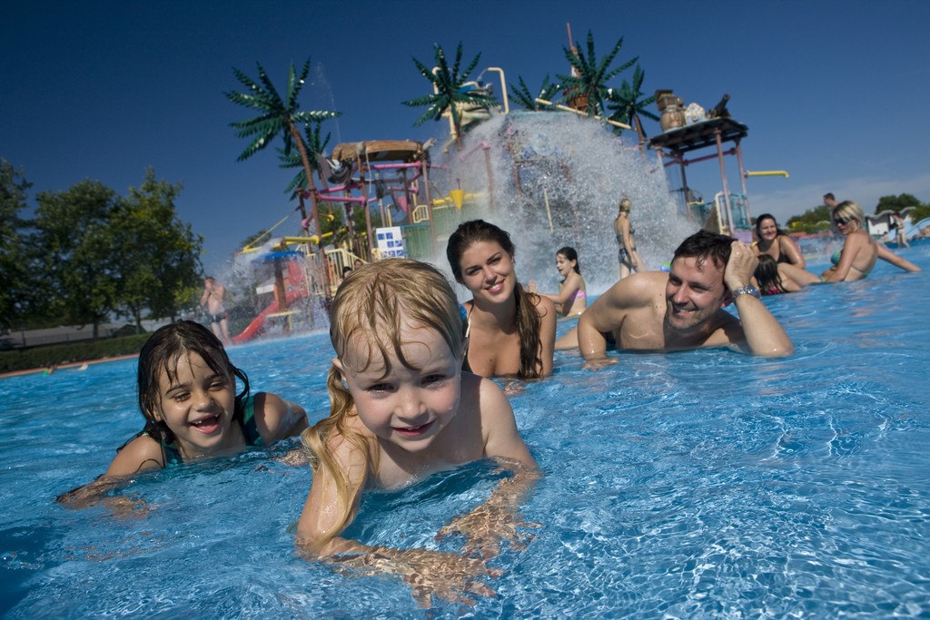 TERME ČATEŽ – HOTEL TERME, Čatež ob Savi, Slovenija – 1.515 HRK – 2x noćenje s polupansionom u dvokrevetnoj sobi za 2 osobe, Neograničeno kupanje u unutarnjem i vanjskom bazenu Hotela Terme