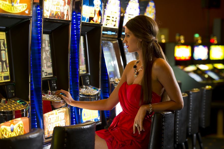 TERME ČATEŽ – CASINO PAKET U HOTELU ČATEŽ, Čatež ob Savi, Slovenija – 2,077 HRK – 2x noćenje s polupansionom u dvokrevetnoj sobi s balkonom za 2 osobe, Neograničeno kupanje u bazenskom kompleksu Hotela Čatež