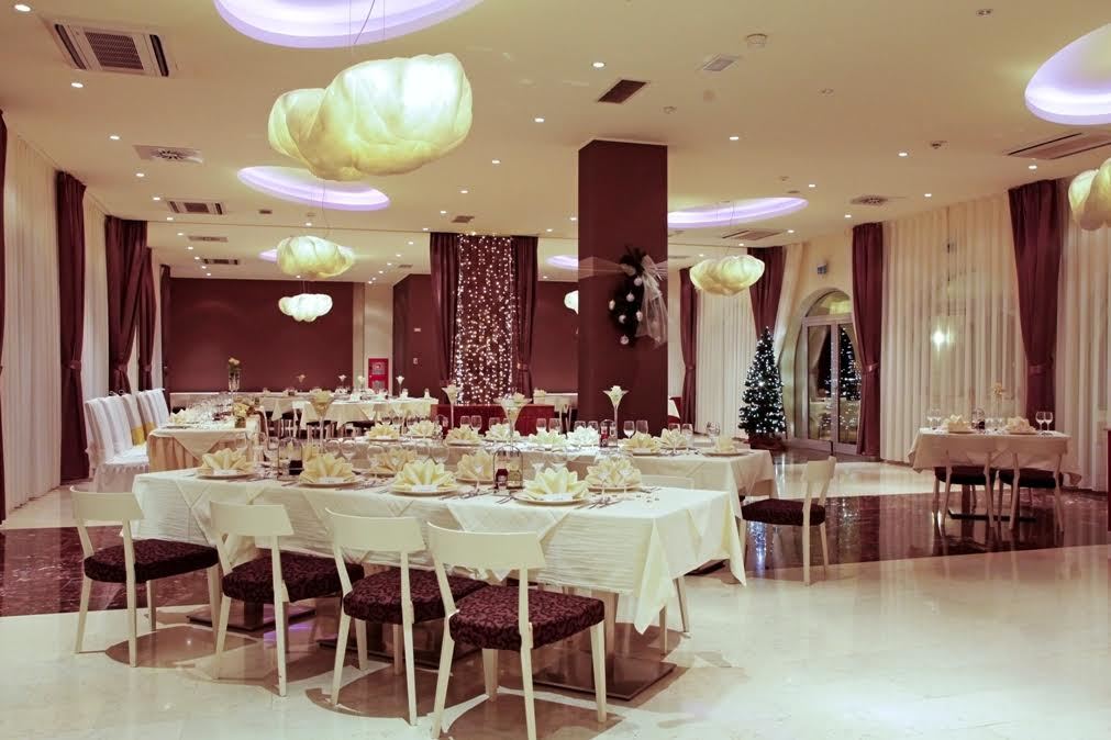 NOVA GODINA U HOTELU KORKYRA VELA LUKA, Vela Luka, otok Korčula, Hrvatska – 2,599 HRK – 3x noćenje u sobi s pogledom na more ili vrt za 2 osobe, 3x buffet doručak i večera za 2 osobe