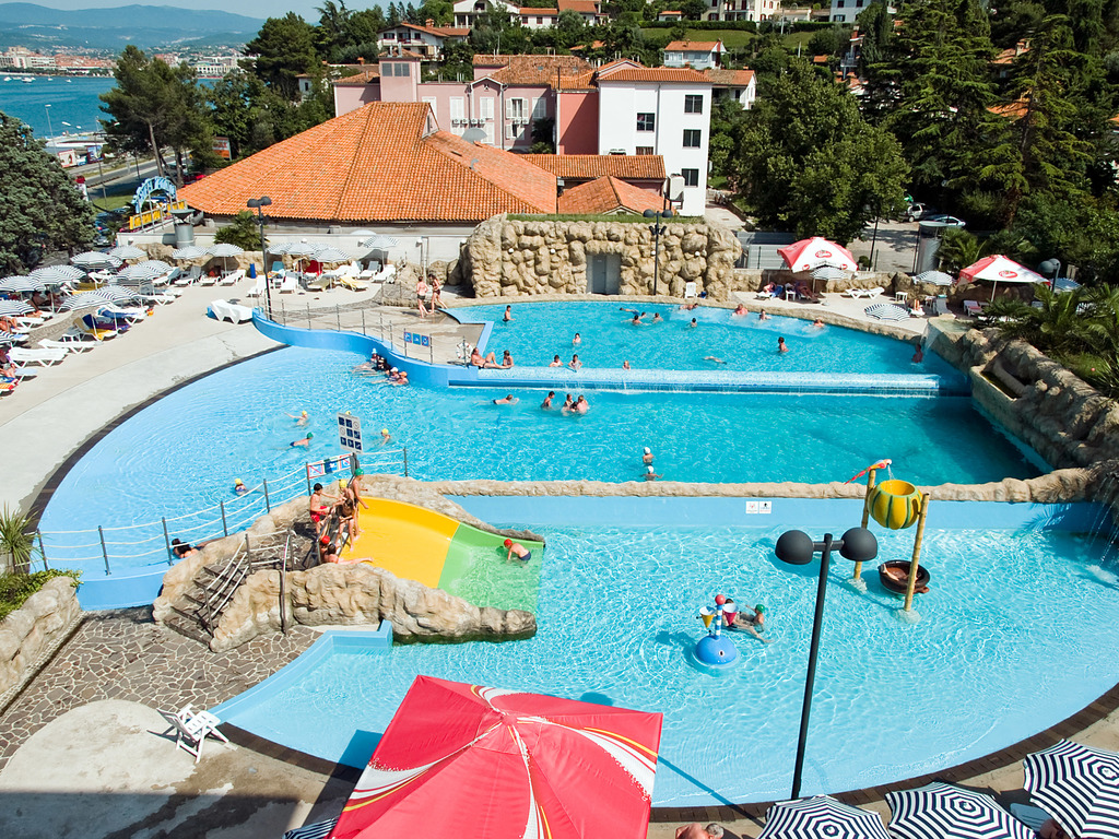 TERME ČATEŽ – ULAZNICA ZA DJECU ZA KUPANJE U AQUAPARKU ŽUSTERNA, Koper, Slovenija – 60 HRK – 1x cjelodnevna ulaznica za kupanje za djecu od 4 do 13,99 godina, Kupon se može iskoristiti do 26. 4. 2017 (od ponedjeljka do nedjelje)
