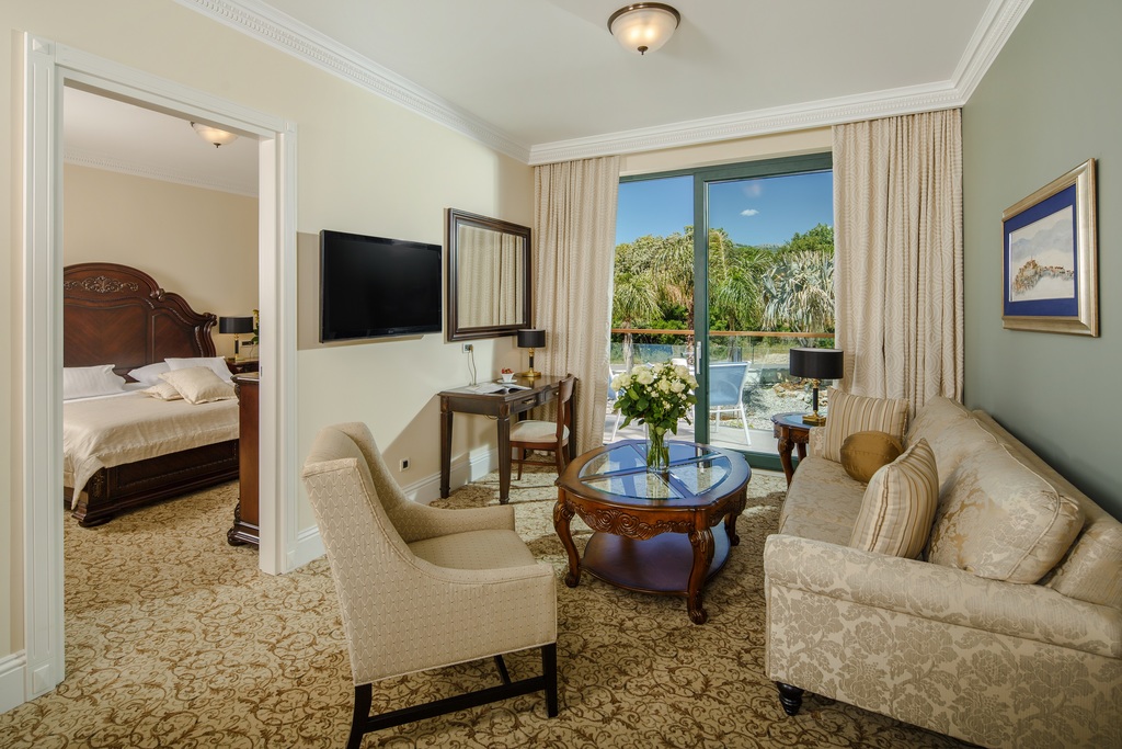 ROYAL PRINCESS HOTEL, Dubrovnik, Hrvatska – 2,559 HRK – 2x noćenje u Deluxe Suite-u s pogledom na vrt i s balkonom za do 4 osobe (3 odrasle osobe ili 2 odrasle osobe i 2 djece do 18 godina), 2x polupansion za do 4 osobe