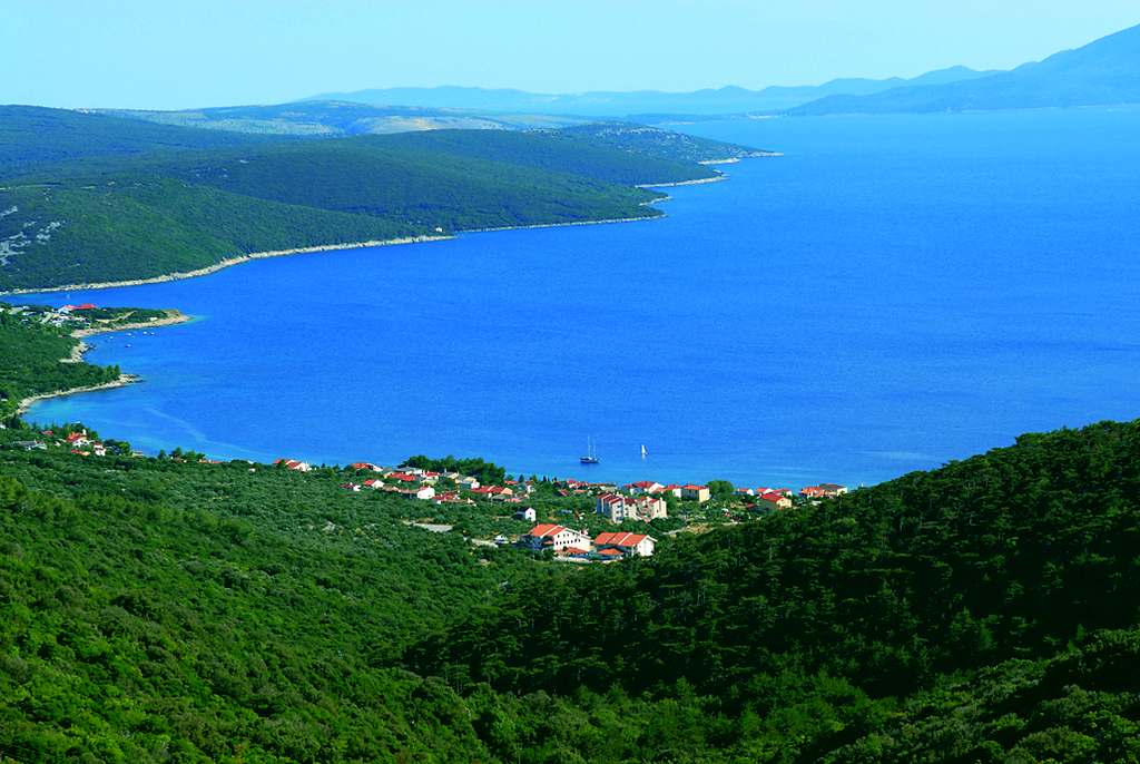 ODMOR NA CRESU – HOTEL ZLATNI LAV , Martinšćica, Cres, Hrvatska – 699 HRK – 2x noćenje za 2 osobe, 2x doručak za 2 osobe