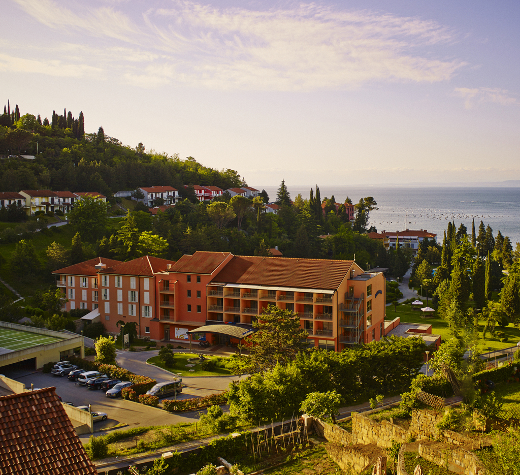HOTEL SALINERA, Portorož, Slovenija – 1.227 HRK – 2x noćenje u dvokrevetnoj sobi za 2 osobe, 2x polupansion (buffet doručak i večera) za 2 osobe