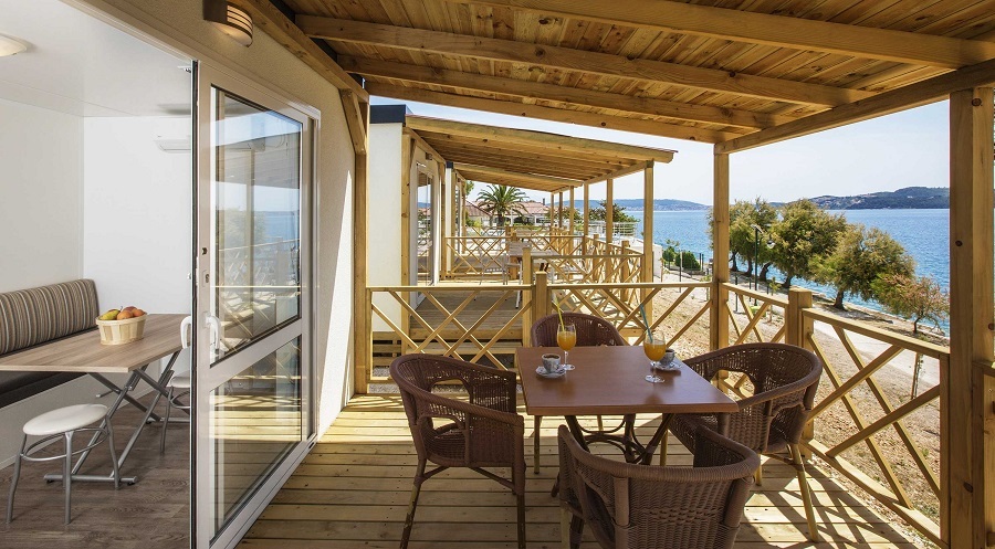 MOBILNE KUĆICE CAMP BELVEDERE – USKRS, Seget Vranjica, Trogir, Dalmacija, Hrvatska – 1.050 HRK – 3x noćenje u mobilnoj kućici za 4 odrasle osobe i 2 djece do 12 godina, Svečani uskršnji doručak (16. 4. 2017)