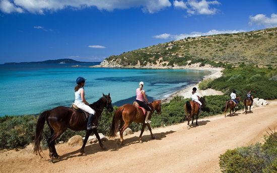 ODMOR NA SARDINIJI – HOTEL DELL’ANCORA, Villasimius, Italija – 1.040 HRK – 2x noćenje za 2 osobe, 2x doručak za 2 osobe