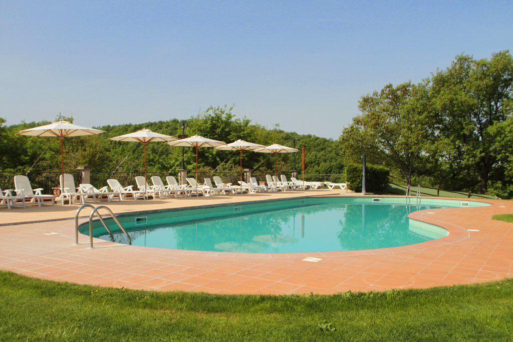 ODMOR U BAJKOVITOJ TOSKANI – VILLAGGIO LE QUERCE, Sorano, Toskana, Italija – 2.592 HRK – 7x noćenje u apartmanu za 2 osobe, Piće dobrodošlice (čaša vina)