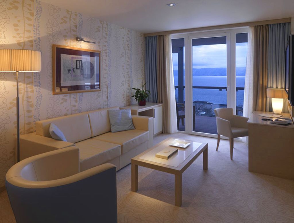 408246897437460547101858_hotel_the_view_junior_suite_3.jpg_1490178384.jpg