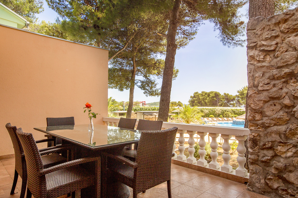 MATILDE BEACH RESORT – 1. MAJ, Vodice, Hrvatska – 1.003 HRK – 2x noćenje u apartmanu (4+2) za 4 do 6 osoba, Piknik (1. 5. 2017) u Rakitnici s organiziranim besplatnim prijevozom i nastupom folklornih skupina te posjetom arheološkom lokalitetu Arausana