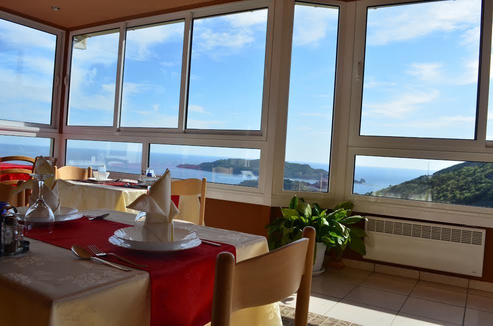 HOTEL KRUNA, Bečići, Budva, Crna Gora – 669 HRK – 2x noćenje u dvokrevetnoj sobi za 2 osobe, 2x doručak za 2 osobe